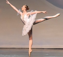 Ballet en la academia Dantza-tu de Trintxerpe